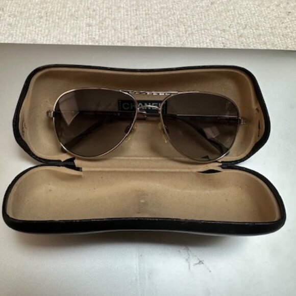 CHANEL AVIATOR SUNGLASSES - Picture 3 of 15